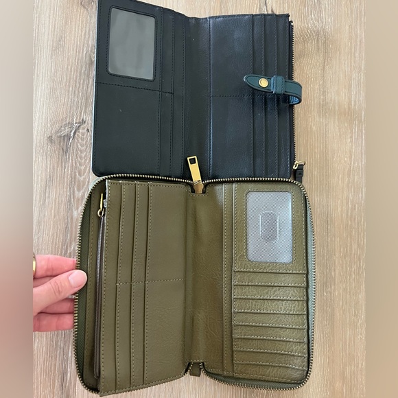 FOSSIL wallet lot of 2 GREAT condition - Picture 3 of 3